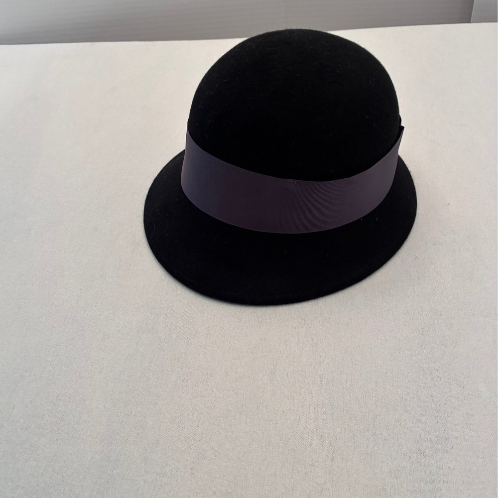 Cynthia Rowley Black 100% Wool Cloche Hat Purple Grosgrain Ribbon Rosette OS